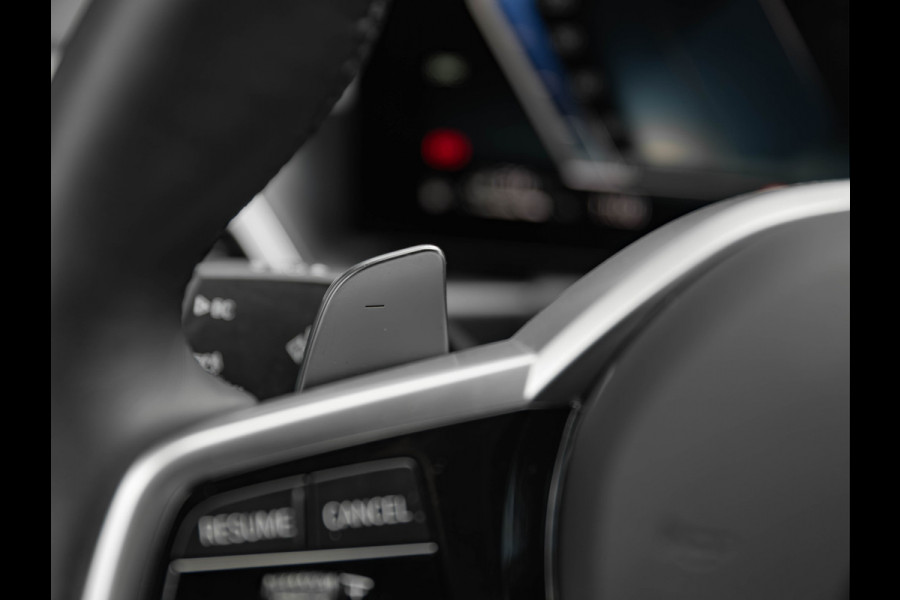 BMW 3 Serie Touring 330e xDrive - M-Sport - LCI 2 - Memoryzetel - Head-up - Driving + Parking Ass