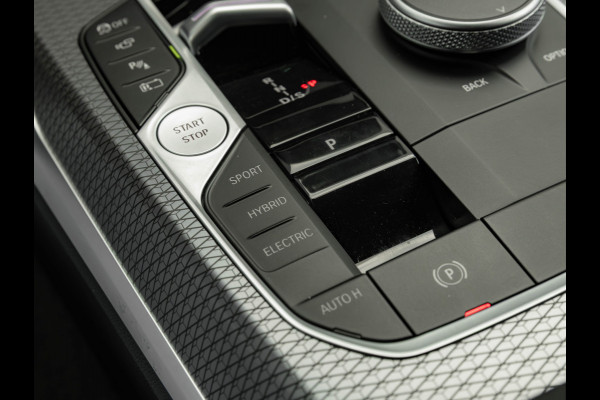 BMW 3 Serie Touring 330e xDrive - M-Sport - LCI 2 - Memoryzetel - Head-up - Driving + Parking Ass