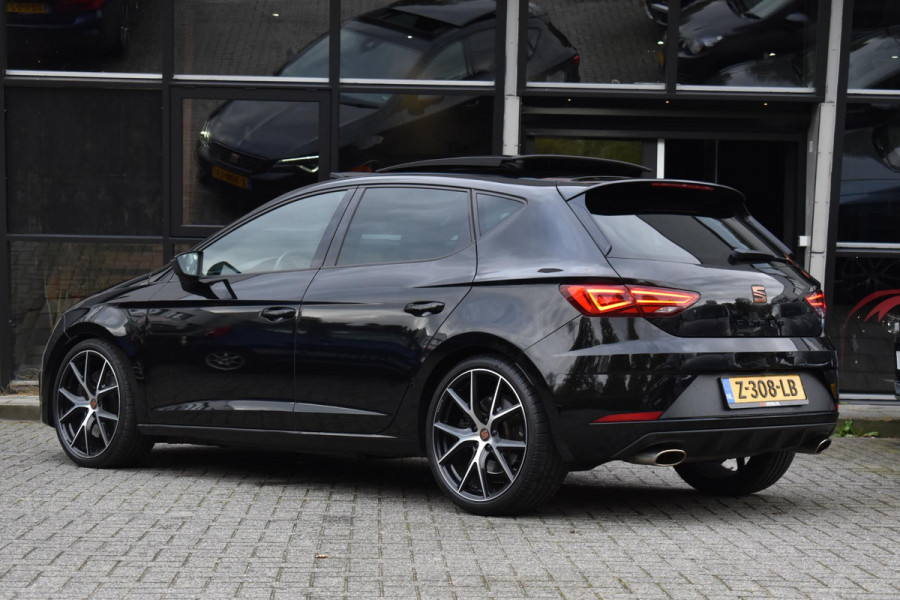 Seat Leon 2.0 TSI CUPRA Pano BBD Camera Carplay Seat Leon 2.0 TSI CUPRA Pano BBD Camera Carplay