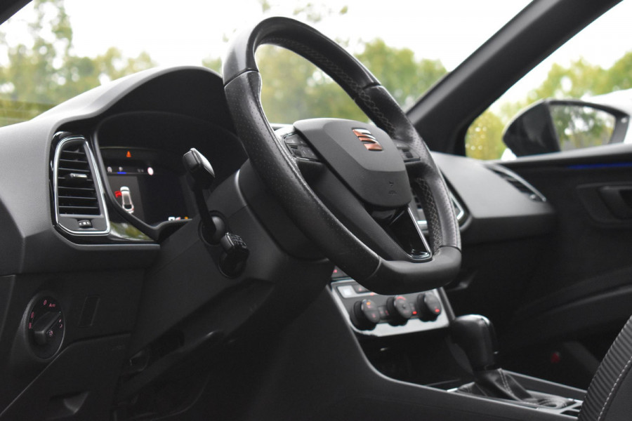 Seat Leon 2.0 TSI CUPRA Pano BBD Camera Carplay Seat Leon 2.0 TSI CUPRA Pano BBD Camera Carplay