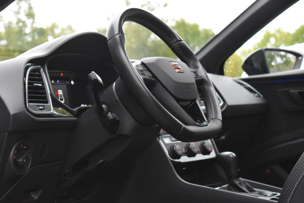 Seat Leon 2.0 TSI CUPRA Pano BBD Camera Carplay Seat Leon 2.0 TSI CUPRA Pano BBD Camera Carplay