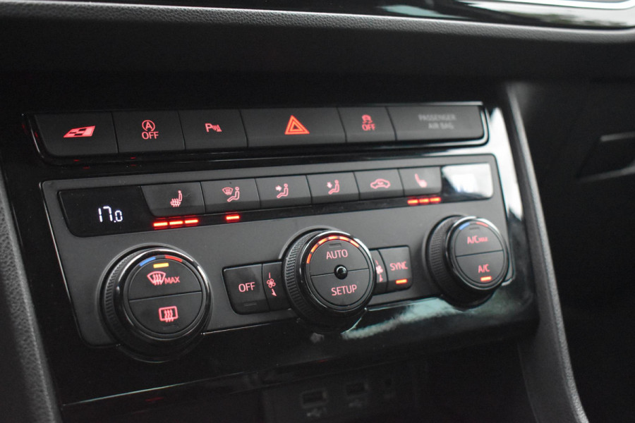 Seat Leon 2.0 TSI CUPRA Pano BBD Camera Carplay Seat Leon 2.0 TSI CUPRA Pano BBD Camera Carplay