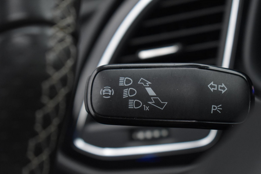 Seat Leon 2.0 TSI CUPRA Pano BBD Camera Carplay Seat Leon 2.0 TSI CUPRA Pano BBD Camera Carplay