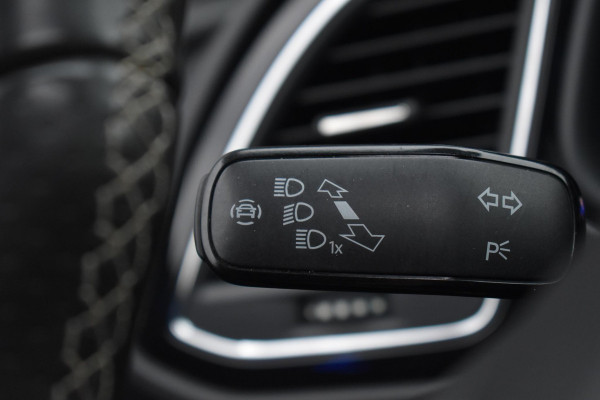 Seat Leon 2.0 TSI CUPRA Pano BBD Camera Carplay Seat Leon 2.0 TSI CUPRA Pano BBD Camera Carplay
