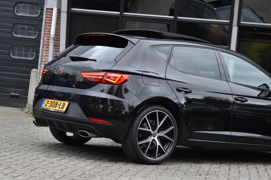 Seat Leon 2.0 TSI CUPRA Pano BBD Camera Carplay Seat Leon 2.0 TSI CUPRA Pano BBD Camera Carplay