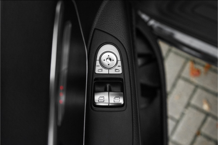 Mercedes-Benz Vito 119 CDI Extra Lang Leder Camera Audio Upgrade 19" Mercedes-Benz Vito 119 CDI Extra Lang Leder Camera Audio Upgrade 19"