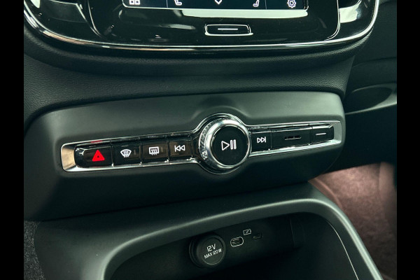 Volvo XC40 Recharge Plus 70 kWh | Navigatie | Apple Carplay/Android Auto | Climate control | Camera | Led | Parkeer sensoren | Virtual Cockpit | Cruise Control | 19"Lichtmetalen velgen | Sportstoelen Volvo XC40 Recharge Plus 70 kWh | Navigatie | Apple Carplay/Android Auto | Climate control | Camera | Led | Parkeer sensoren | Virtual Cockpit | Cruise Control | 19"Lichtmetalen velgen | Sportstoelen