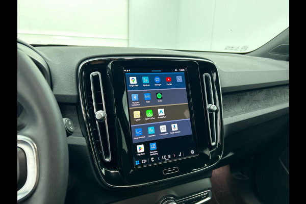 Volvo XC40 Recharge Plus 70 kWh | Navigatie | Apple Carplay/Android Auto | Climate control | Camera | Led | Parkeer sensoren | Virtual Cockpit | Cruise Control | 19"Lichtmetalen velgen | Sportstoelen Volvo XC40 Recharge Plus 70 kWh | Navigatie | Apple Carplay/Android Auto | Climate control | Camera | Led | Parkeer sensoren | Virtual Cockpit | Cruise Control | 19"Lichtmetalen velgen | Sportstoelen