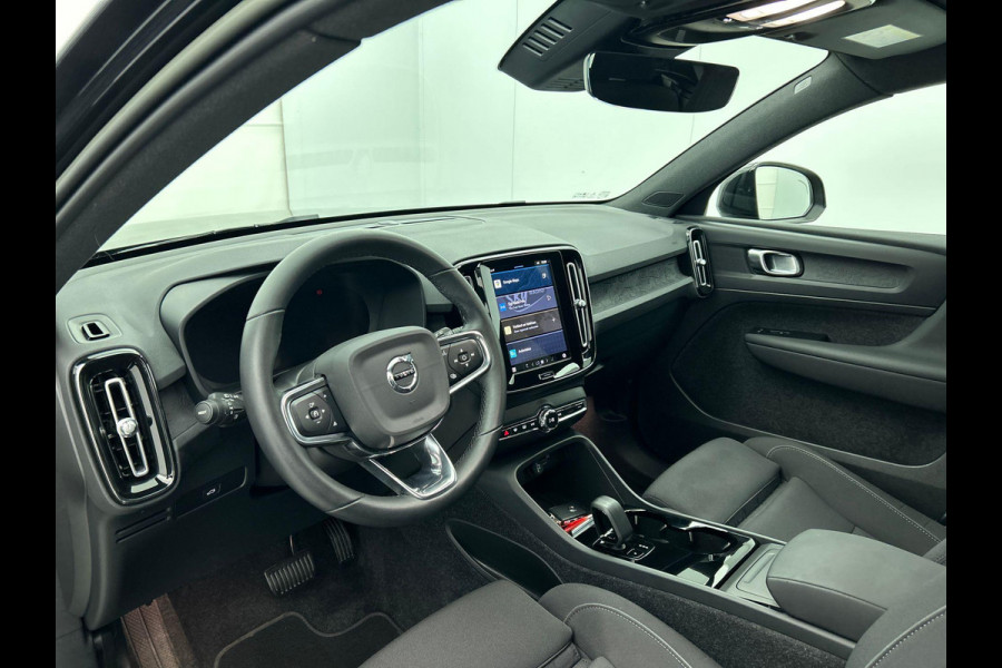 Volvo XC40 Recharge Plus 70 kWh | Navigatie | Apple Carplay/Android Auto | Climate control | Camera | Led | Parkeer sensoren | Virtual Cockpit | Cruise Control | 19"Lichtmetalen velgen | Sportstoelen Volvo XC40 Recharge Plus 70 kWh | Navigatie | Apple Carplay/Android Auto | Climate control | Camera | Led | Parkeer sensoren | Virtual Cockpit | Cruise Control | 19"Lichtmetalen velgen | Sportstoelen