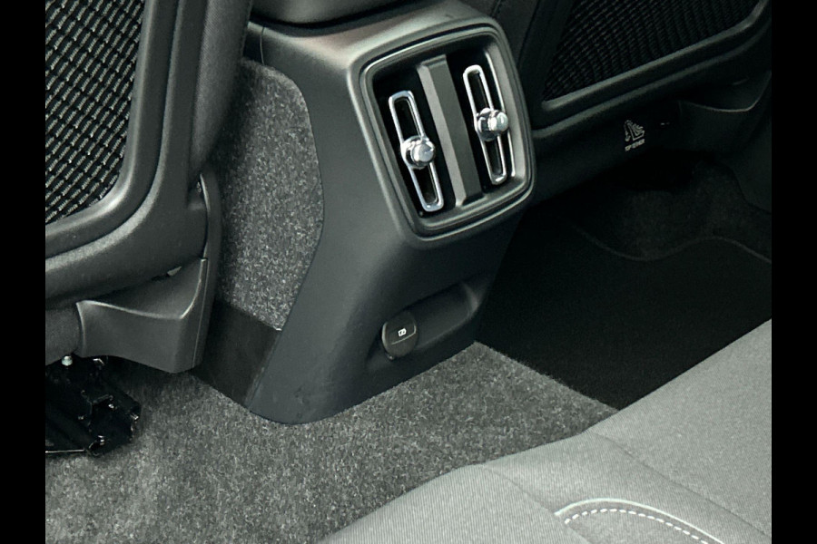 Volvo XC40 Recharge Plus 70 kWh | Navigatie | Apple Carplay/Android Auto | Climate control | Camera | Led | Parkeer sensoren | Virtual Cockpit | Cruise Control | 19"Lichtmetalen velgen | Sportstoelen Volvo XC40 Recharge Plus 70 kWh | Navigatie | Apple Carplay/Android Auto | Climate control | Camera | Led | Parkeer sensoren | Virtual Cockpit | Cruise Control | 19"Lichtmetalen velgen | Sportstoelen