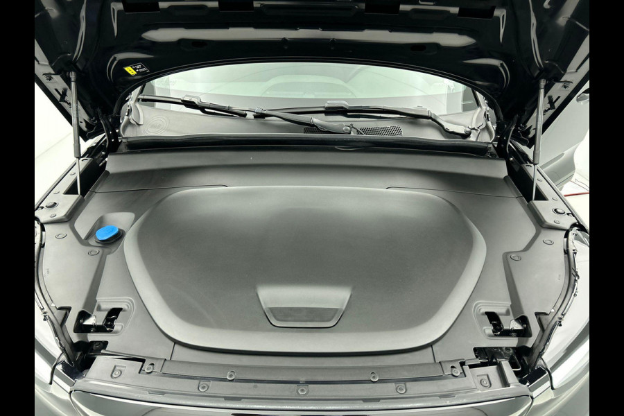 Volvo XC40 Recharge Plus 70 kWh | Navigatie | Apple Carplay/Android Auto | Climate control | Camera | Led | Parkeer sensoren | Virtual Cockpit | Cruise Control | 19"Lichtmetalen velgen | Sportstoelen Volvo XC40 Recharge Plus 70 kWh | Navigatie | Apple Carplay/Android Auto | Climate control | Camera | Led | Parkeer sensoren | Virtual Cockpit | Cruise Control | 19"Lichtmetalen velgen | Sportstoelen