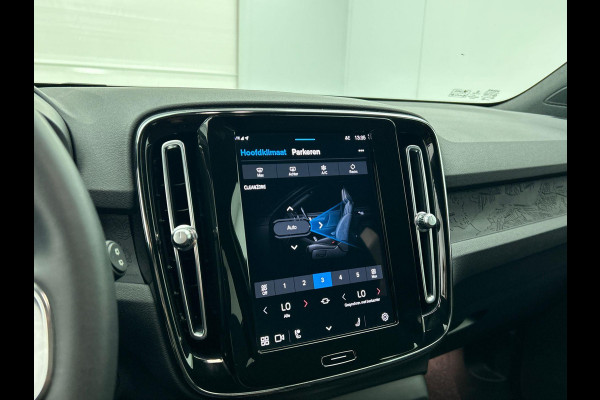 Volvo XC40 Recharge Plus 70 kWh | Navigatie | Apple Carplay/Android Auto | Climate control | Camera | Led | Parkeer sensoren | Virtual Cockpit | Cruise Control | 19"Lichtmetalen velgen | Sportstoelen Volvo XC40 Recharge Plus 70 kWh | Navigatie | Apple Carplay/Android Auto | Climate control | Camera | Led | Parkeer sensoren | Virtual Cockpit | Cruise Control | 19"Lichtmetalen velgen | Sportstoelen