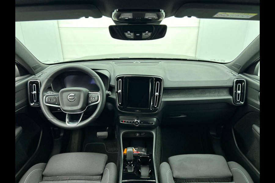 Volvo XC40 Recharge Plus 70 kWh | Navigatie | Apple Carplay/Android Auto | Climate control | Camera | Led | Parkeer sensoren | Virtual Cockpit | Cruise Control | 19"Lichtmetalen velgen | Sportstoelen Volvo XC40 Recharge Plus 70 kWh | Navigatie | Apple Carplay/Android Auto | Climate control | Camera | Led | Parkeer sensoren | Virtual Cockpit | Cruise Control | 19"Lichtmetalen velgen | Sportstoelen