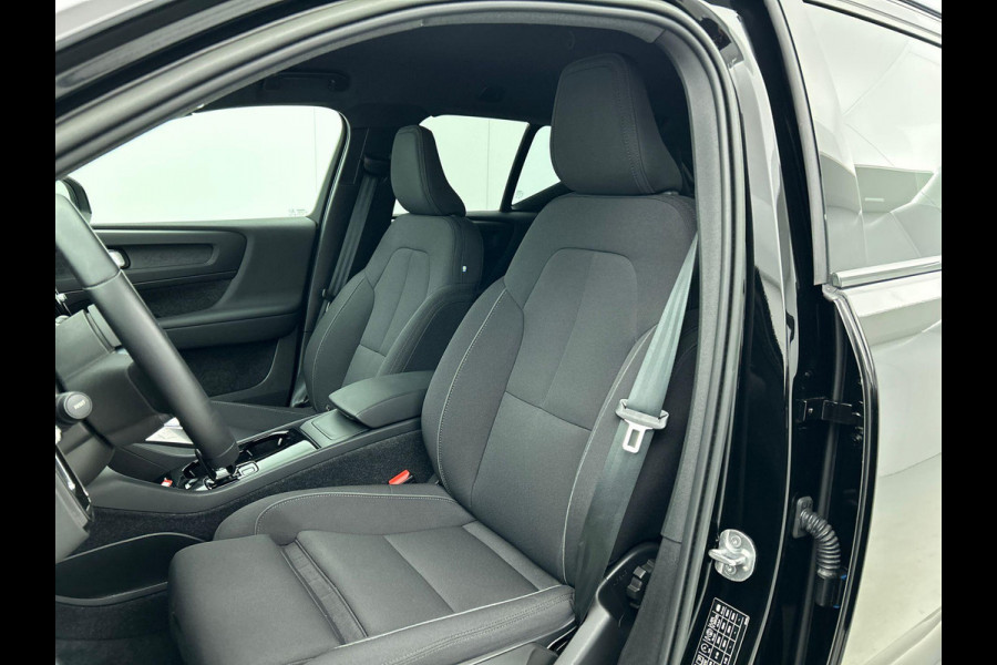 Volvo XC40 Recharge Plus 70 kWh | Navigatie | Apple Carplay/Android Auto | Climate control | Camera | Led | Parkeer sensoren | Virtual Cockpit | Cruise Control | 19"Lichtmetalen velgen | Sportstoelen Volvo XC40 Recharge Plus 70 kWh | Navigatie | Apple Carplay/Android Auto | Climate control | Camera | Led | Parkeer sensoren | Virtual Cockpit | Cruise Control | 19"Lichtmetalen velgen | Sportstoelen