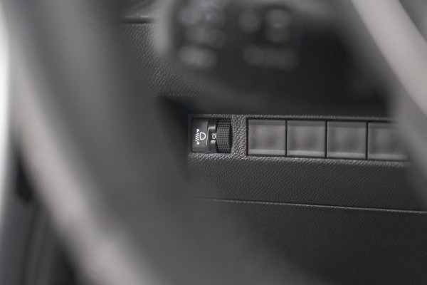 Peugeot 208 PureTech 100 Active | Parkeersensoren | Navigatie | Apple Carplay Peugeot 208 PureTech 100 Active | Parkeersensoren | Navigatie | Apple Carplay