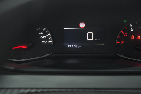 Peugeot 208 PureTech 100 Active | Parkeersensoren | Navigatie | Apple Carplay Peugeot 208 PureTech 100 Active | Parkeersensoren | Navigatie | Apple Carplay