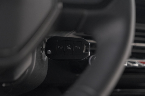 Peugeot 208 PureTech 100 Active | Parkeersensoren | Navigatie | Apple Carplay Peugeot 208 PureTech 100 Active | Parkeersensoren | Navigatie | Apple Carplay