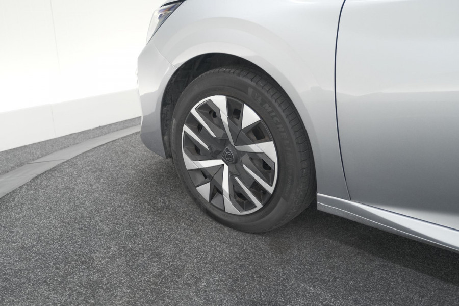 Peugeot 208 PureTech 100 Active | Parkeersensoren | Navigatie | Apple Carplay Peugeot 208 PureTech 100 Active | Parkeersensoren | Navigatie | Apple Carplay