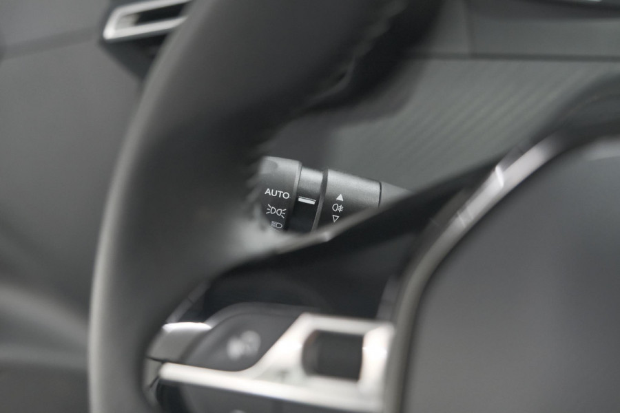 Peugeot 208 PureTech 100 Active | Parkeersensoren | Navigatie | Apple Carplay Peugeot 208 PureTech 100 Active | Parkeersensoren | Navigatie | Apple Carplay