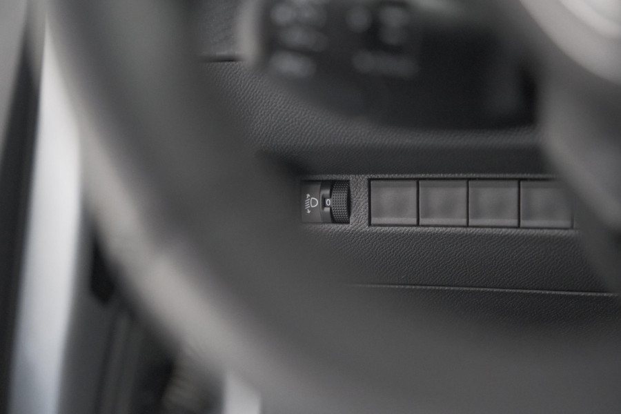 Peugeot 208 PureTech 100 Active | Parkeersensoren | Navigatie | Apple Carplay Peugeot 208 PureTech 100 Active | Parkeersensoren | Navigatie | Apple Carplay