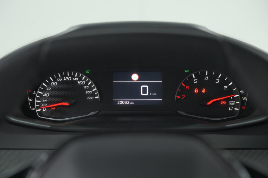 Peugeot 208 PureTech 100 Active | Parkeersensoren | Navigatie | Apple Carplay Peugeot 208 PureTech 100 Active | Parkeersensoren | Navigatie | Apple Carplay