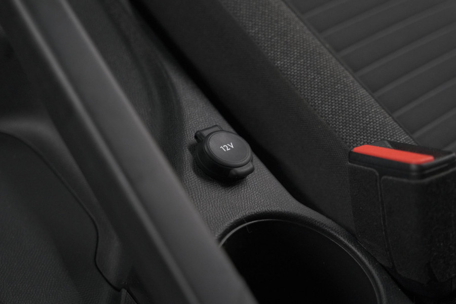 Peugeot 208 PureTech 100 Active | Parkeersensoren | Navigatie | Apple Carplay Peugeot 208 PureTech 100 Active | Parkeersensoren | Navigatie | Apple Carplay