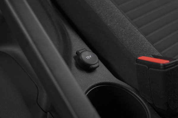 Peugeot 208 PureTech 100 Active | Parkeersensoren | Navigatie | Apple Carplay Peugeot 208 PureTech 100 Active | Parkeersensoren | Navigatie | Apple Carplay