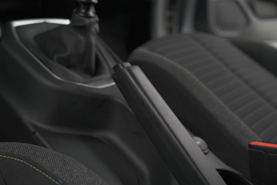 Peugeot 208 PureTech 100 Active | Parkeersensoren | Navigatie | Apple Carplay Peugeot 208 PureTech 100 Active | Parkeersensoren | Navigatie | Apple Carplay