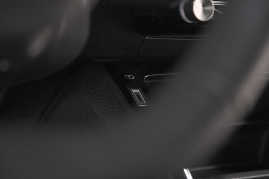 Peugeot 208 PureTech 100 Active | Parkeersensoren | Navigatie | Apple Carplay Peugeot 208 PureTech 100 Active | Parkeersensoren | Navigatie | Apple Carplay