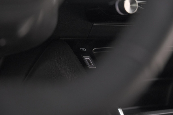 Peugeot 208 PureTech 100 Active | Parkeersensoren | Navigatie | Apple Carplay Peugeot 208 PureTech 100 Active | Parkeersensoren | Navigatie | Apple Carplay