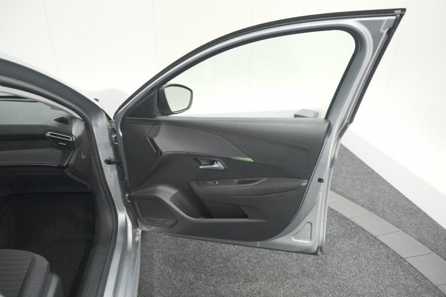 Peugeot 208 PureTech 100 Active | Parkeersensoren | Navigatie | Apple Carplay Peugeot 208 PureTech 100 Active | Parkeersensoren | Navigatie | Apple Carplay