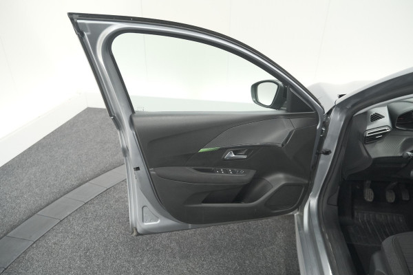Peugeot 208 PureTech 100 Active | Parkeersensoren | Navigatie | Apple Carplay Peugeot 208 PureTech 100 Active | Parkeersensoren | Navigatie | Apple Carplay