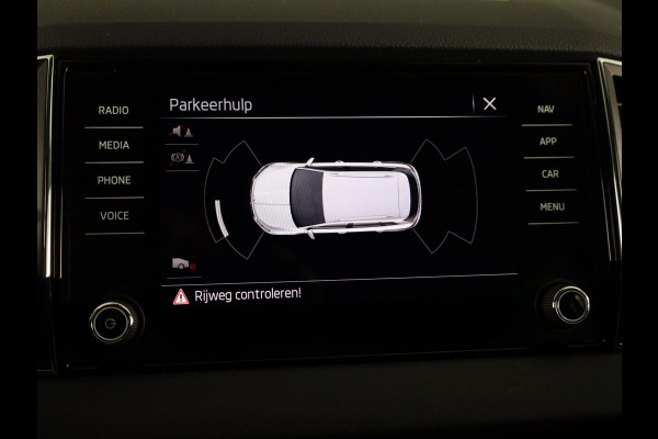 Škoda Karoq 1.0 TSI Business Edition 110pk | Camera | PDC v+a | Navigatie | Electr.achterklep | Trekhaak wegklapbaar | Škoda Karoq 1.0 TSI Business Edition 110pk | Camera | PDC v+a | Navigatie | Electr.achterklep | Trekhaak wegklapbaar |