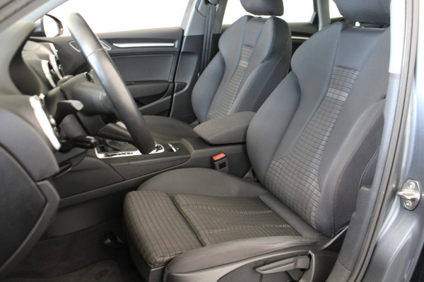 Audi A3 Limousine 1.5 TFSI CoD Sport S Line Edition |Navi|Stoelverwarming| Audi A3 Limousine 1.5 TFSI CoD Sport S Line Edition |Navi|Stoelverwarming|