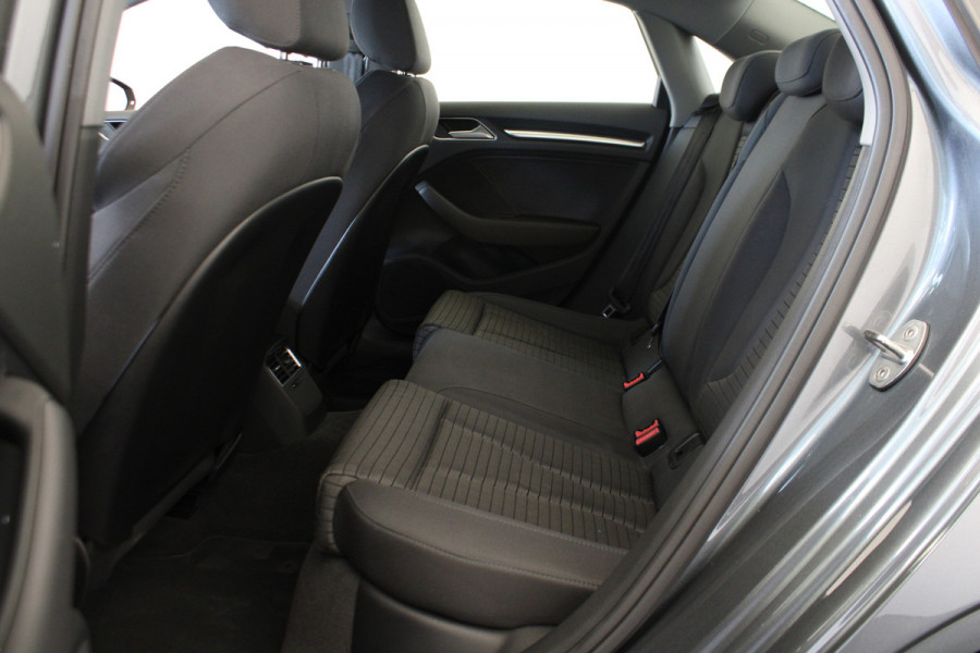 Audi A3 Limousine 1.5 TFSI CoD Sport S Line Edition |Navi|Stoelverwarming| Audi A3 Limousine 1.5 TFSI CoD Sport S Line Edition |Navi|Stoelverwarming|