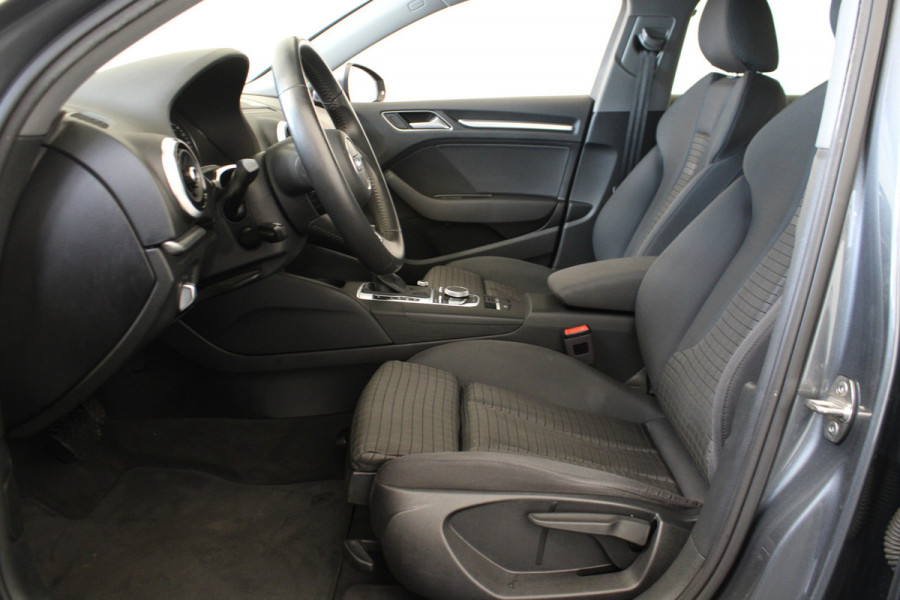 Audi A3 Limousine 1.5 TFSI CoD Sport S Line Edition |Navi|Stoelverwarming| Audi A3 Limousine 1.5 TFSI CoD Sport S Line Edition |Navi|Stoelverwarming|