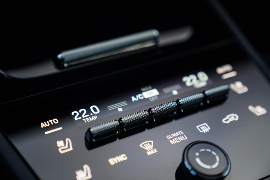 Porsche Cayenne 3.0 E-Hybrid | NIEUW MODEL | Panorama | Bose Sound | 360 cam | Adaptieve cruise | Kuipstoel | LED | Lane assist | Porsche Cayenne 3.0 E-Hybrid | NIEUW MODEL | Panorama | Bose Sound | 360 cam | Adaptieve cruise | Kuipstoel | LED | Lane assist |