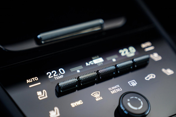 Porsche Cayenne 3.0 E-Hybrid | NIEUW MODEL | Panorama | Bose Sound | 360 cam | Adaptieve cruise | Kuipstoel | LED | Lane assist | Porsche Cayenne 3.0 E-Hybrid | NIEUW MODEL | Panorama | Bose Sound | 360 cam | Adaptieve cruise | Kuipstoel | LED | Lane assist |