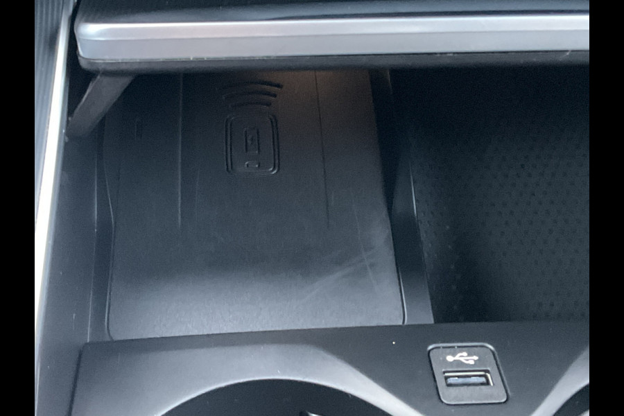 BMW X6 xDrive40i M-Sport Luchtvering 360cam Pano HK Elek.Trekhaak Skylounge Carbon BOMVOL! BMW X6 xDrive40i M-Sport Luchtvering 360cam Pano HK Elek.Trekhaak Skylounge Carbon BOMVOL!