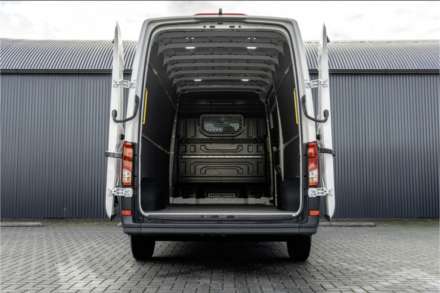 Volkswagen Crafter 35 TDI | L4H3 | NW Model | 140PK | Camera | CarPlay | Navigatie | Climate | PDC | Euro 6
