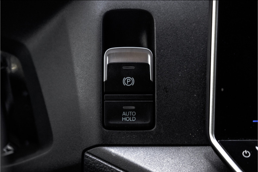 Volkswagen Crafter 35 TDI | L4H3 | NW Model | 140PK | Camera | CarPlay | Navigatie | Climate | PDC | Euro 6