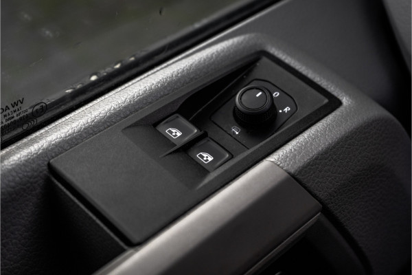 Volkswagen Crafter 35 TDI | L4H3 | NW Model | 140PK | Camera | CarPlay | Navigatie | Climate | PDC | Euro 6