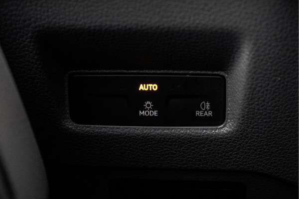 Volkswagen Crafter 35 TDI | L4H3 | NW Model | 140PK | Camera | CarPlay | Navigatie | Climate | PDC | Euro 6