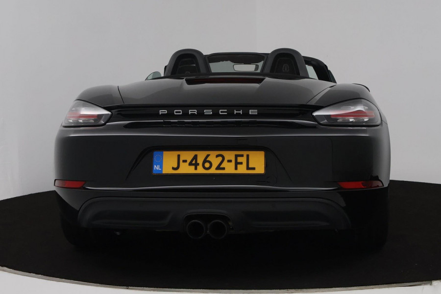 Porsche 718 Boxster 2.0 AANBIEDING!!!(Perfect OnderH, Sport Chrono, Sport Uitlaat, StoelV, Parkeersensoren, Navi, Cruise Con, Etc) Porsche 718 Boxster 2.0 AANBIEDING!!!(Perfect OnderH, Sport Chrono, Sport Uitlaat, StoelV, Parkeersensoren, Navi, Cruise Con, Etc)