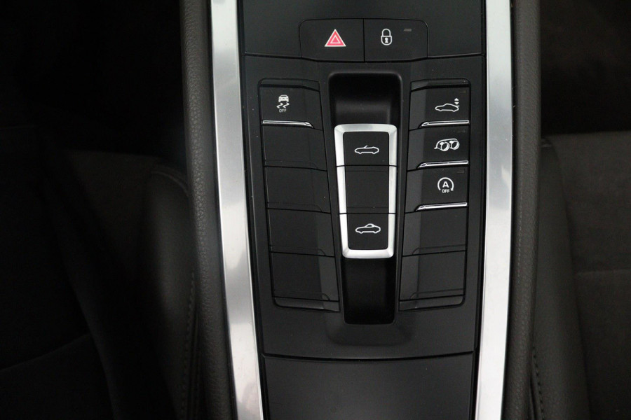 Porsche 718 Boxster 2.0 AANBIEDING!!!(Perfect OnderH, Sport Chrono, Sport Uitlaat, StoelV, Parkeersensoren, Navi, Cruise Con, Etc) Porsche 718 Boxster 2.0 AANBIEDING!!!(Perfect OnderH, Sport Chrono, Sport Uitlaat, StoelV, Parkeersensoren, Navi, Cruise Con, Etc)