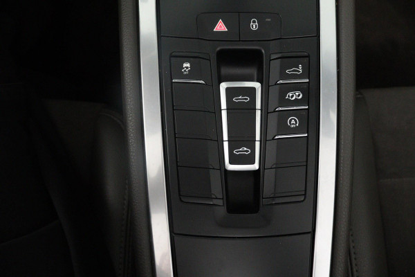 Porsche 718 Boxster 2.0 AANBIEDING!!!(Perfect OnderH, Sport Chrono, Sport Uitlaat, StoelV, Parkeersensoren, Navi, Cruise Con, Etc) Porsche 718 Boxster 2.0 AANBIEDING!!!(Perfect OnderH, Sport Chrono, Sport Uitlaat, StoelV, Parkeersensoren, Navi, Cruise Con, Etc)