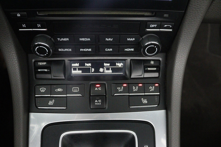 Porsche 718 Boxster 2.0 AANBIEDING!!!(Perfect OnderH, Sport Chrono, Sport Uitlaat, StoelV, Parkeersensoren, Navi, Cruise Con, Etc) Porsche 718 Boxster 2.0 AANBIEDING!!!(Perfect OnderH, Sport Chrono, Sport Uitlaat, StoelV, Parkeersensoren, Navi, Cruise Con, Etc)