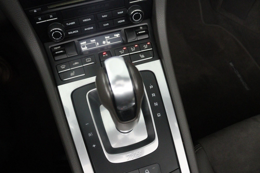 Porsche 718 Boxster 2.0 AANBIEDING!!!(Perfect OnderH, Sport Chrono, Sport Uitlaat, StoelV, Parkeersensoren, Navi, Cruise Con, Etc) Porsche 718 Boxster 2.0 AANBIEDING!!!(Perfect OnderH, Sport Chrono, Sport Uitlaat, StoelV, Parkeersensoren, Navi, Cruise Con, Etc)