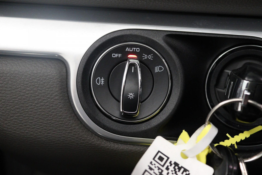 Porsche 718 Boxster 2.0 AANBIEDING!!!(Perfect OnderH, Sport Chrono, Sport Uitlaat, StoelV, Parkeersensoren, Navi, Cruise Con, Etc) Porsche 718 Boxster 2.0 AANBIEDING!!!(Perfect OnderH, Sport Chrono, Sport Uitlaat, StoelV, Parkeersensoren, Navi, Cruise Con, Etc)