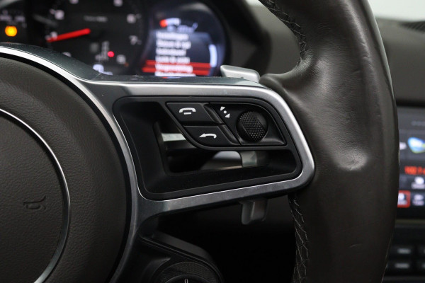 Porsche 718 Boxster 2.0 AANBIEDING!!!(Perfect OnderH, Sport Chrono, Sport Uitlaat, StoelV, Parkeersensoren, Navi, Cruise Con, Etc) Porsche 718 Boxster 2.0 AANBIEDING!!!(Perfect OnderH, Sport Chrono, Sport Uitlaat, StoelV, Parkeersensoren, Navi, Cruise Con, Etc)